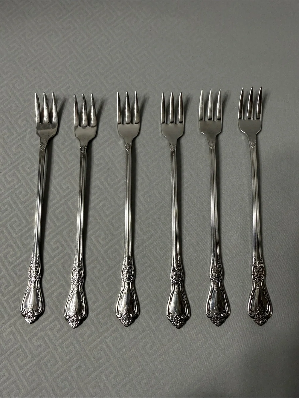Vtg Oneida Distinction Deluxe Kennett Square  Cocktail Seafood Forks Set of 6